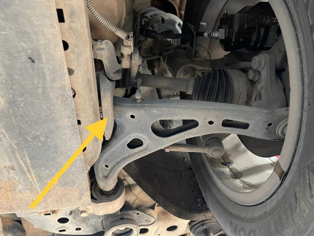 底盘胶套开裂脱胶