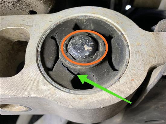 铝合金控制臂橡胶衬套脱胶与界面失效分析图