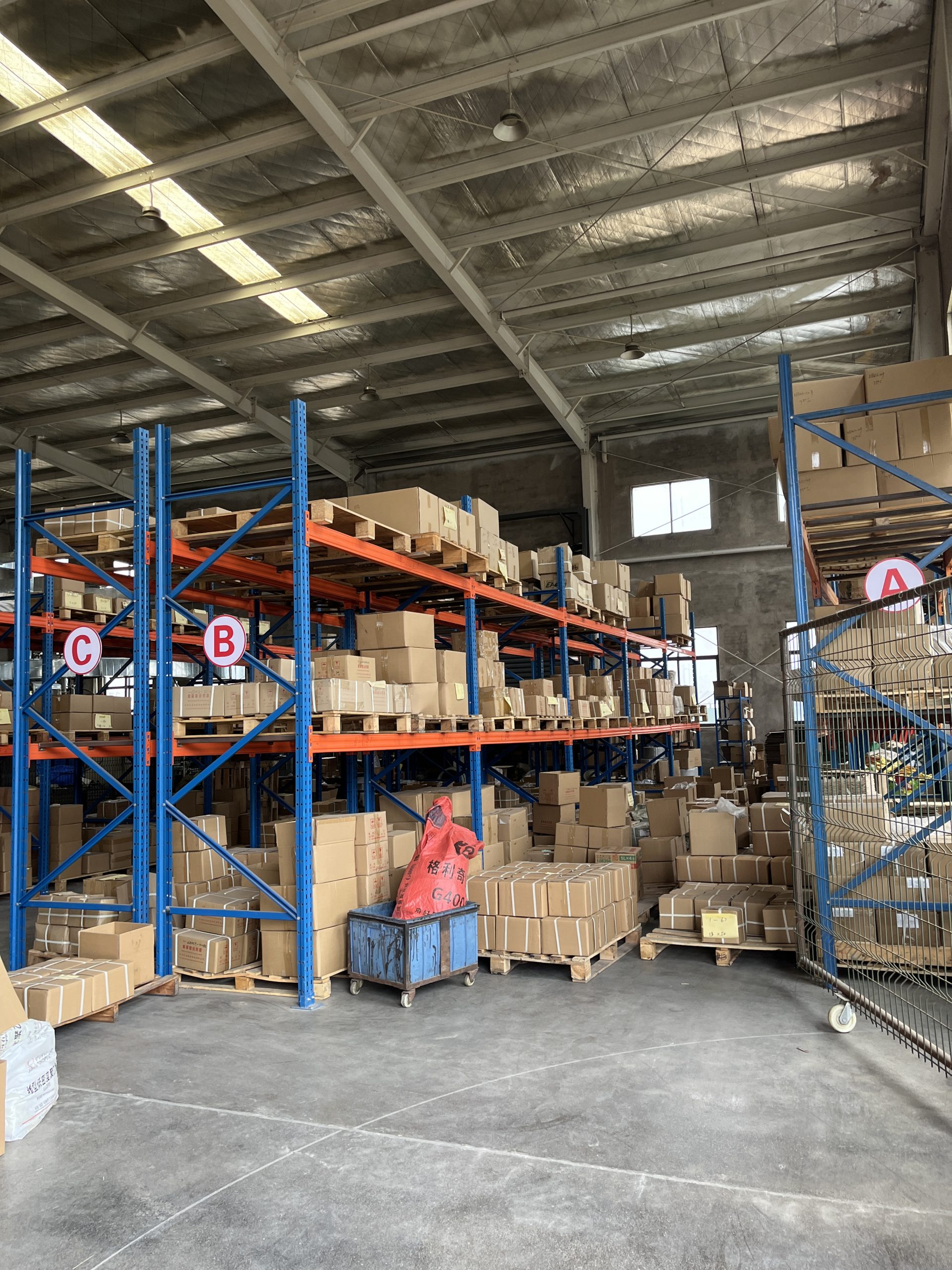 包含工程、SQE、运营、物流和商业关卡的跨职能 OEM 目标审查
